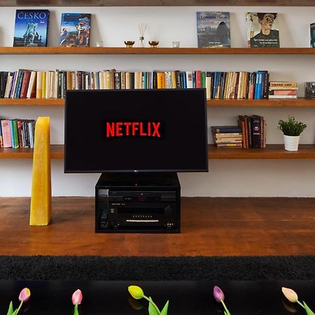 Prague Days - 1Bdr Apt W Netflix - Zizkov Tower Zewnętrze zdjęcie